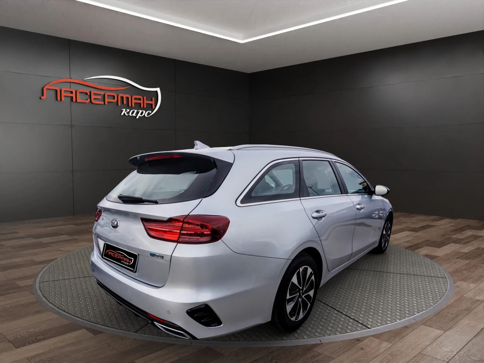 Kia Ceed 1.6GDI PHEV SPORTSWAGON - изображение 3