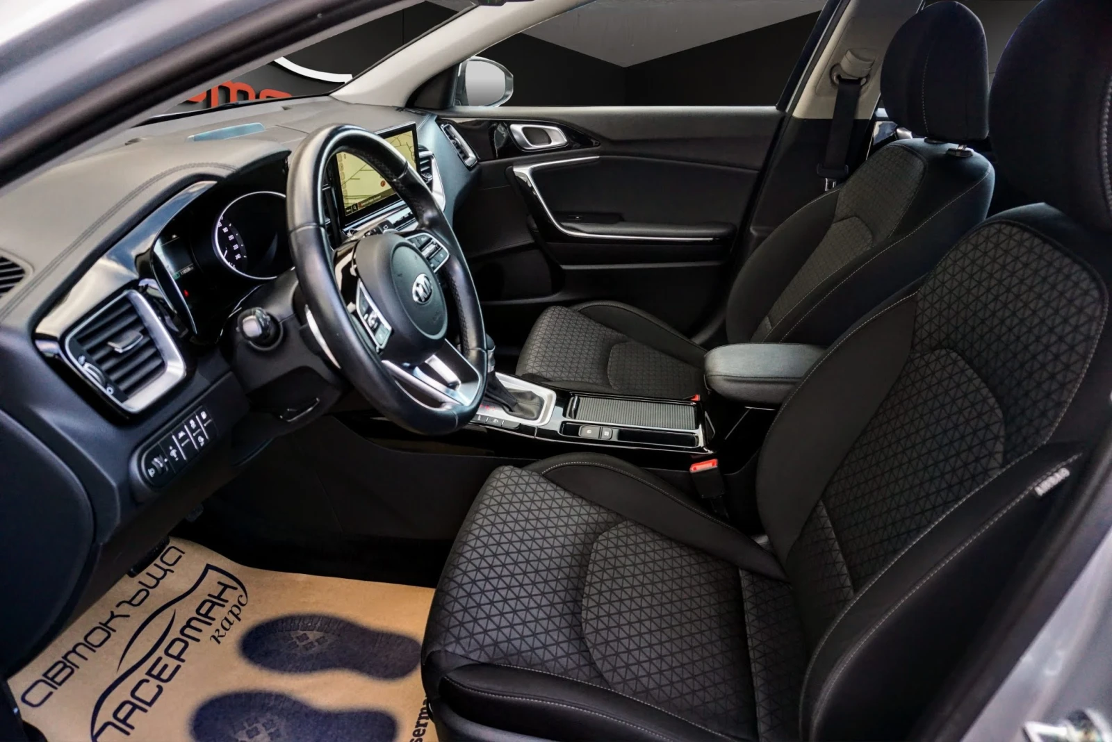 Kia Ceed 1.6GDI PHEV SPORTSWAGON - изображение 7