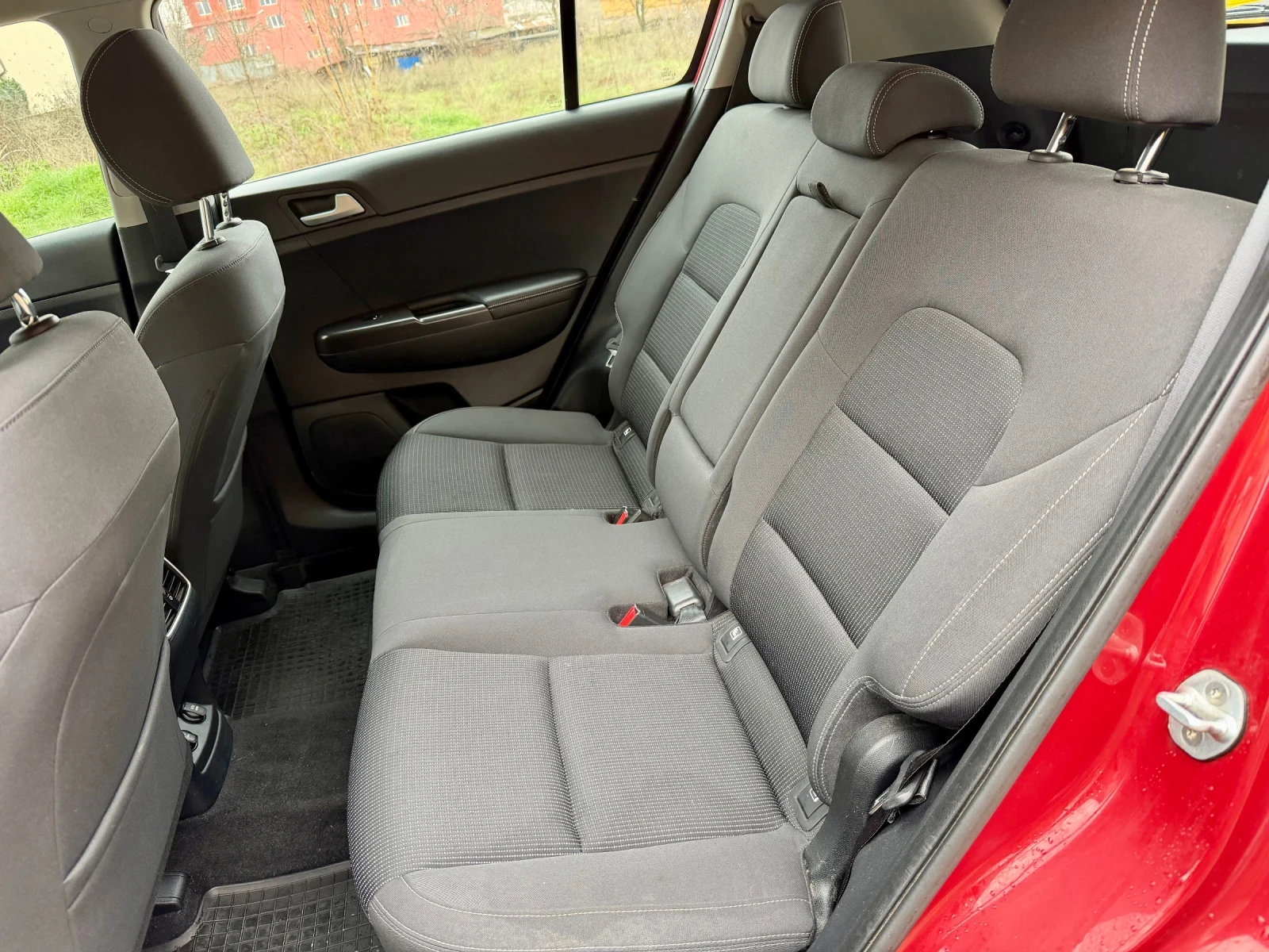 Kia Sportage 1.7 CRDi, снимка 12 - Автомобили и джипове - 53566446