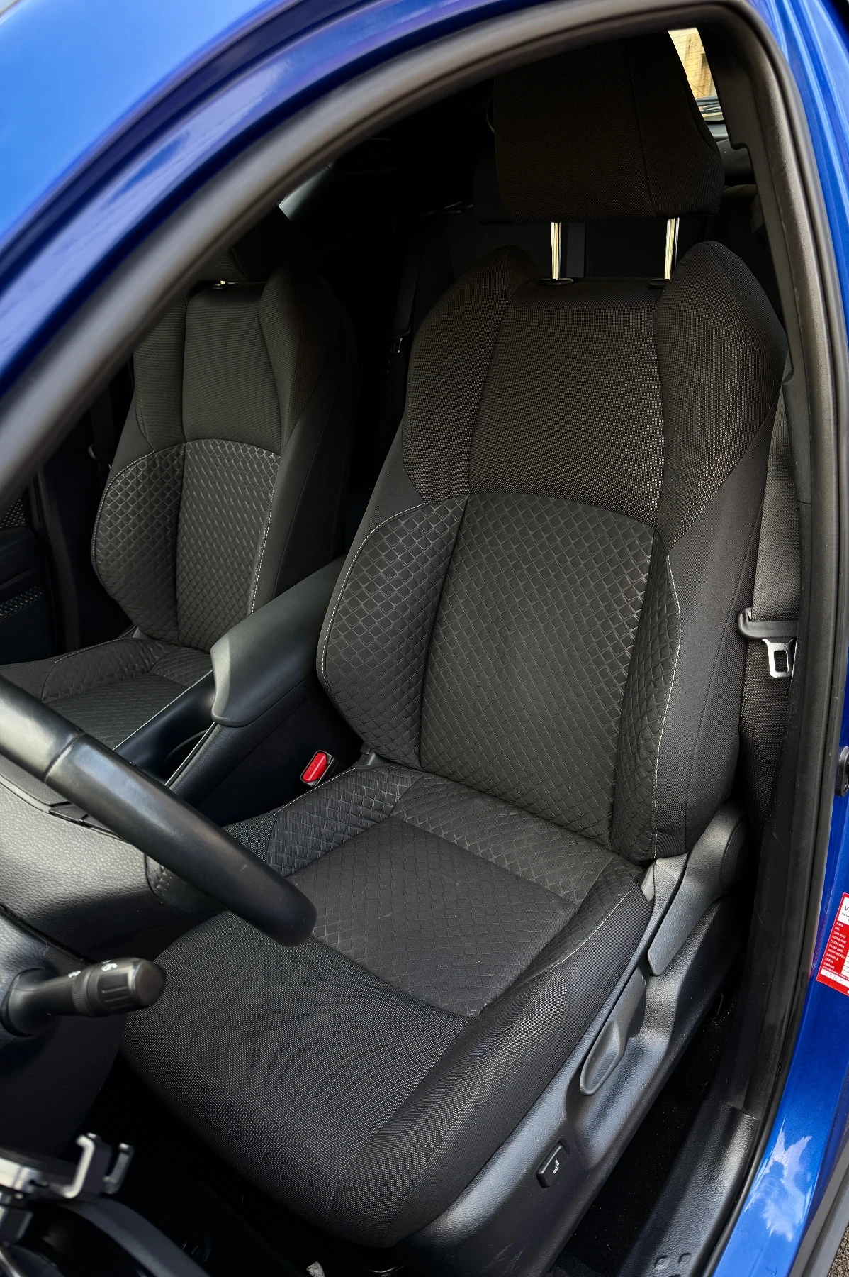 Toyota C-HR 1.8 HYBRID ГАРАНЦИОНЕН!!!, снимка 8 - Автомобили и джипове - 54030487