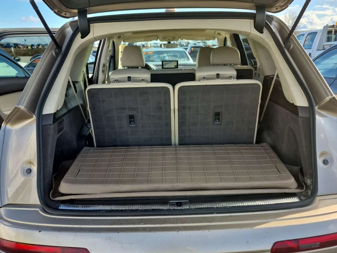 Audi Q7  PRESTIGE| ОБДУХВАНЕ| PANORAMA| CARFAX, снимка 14 - Автомобили и джипове - 54209081