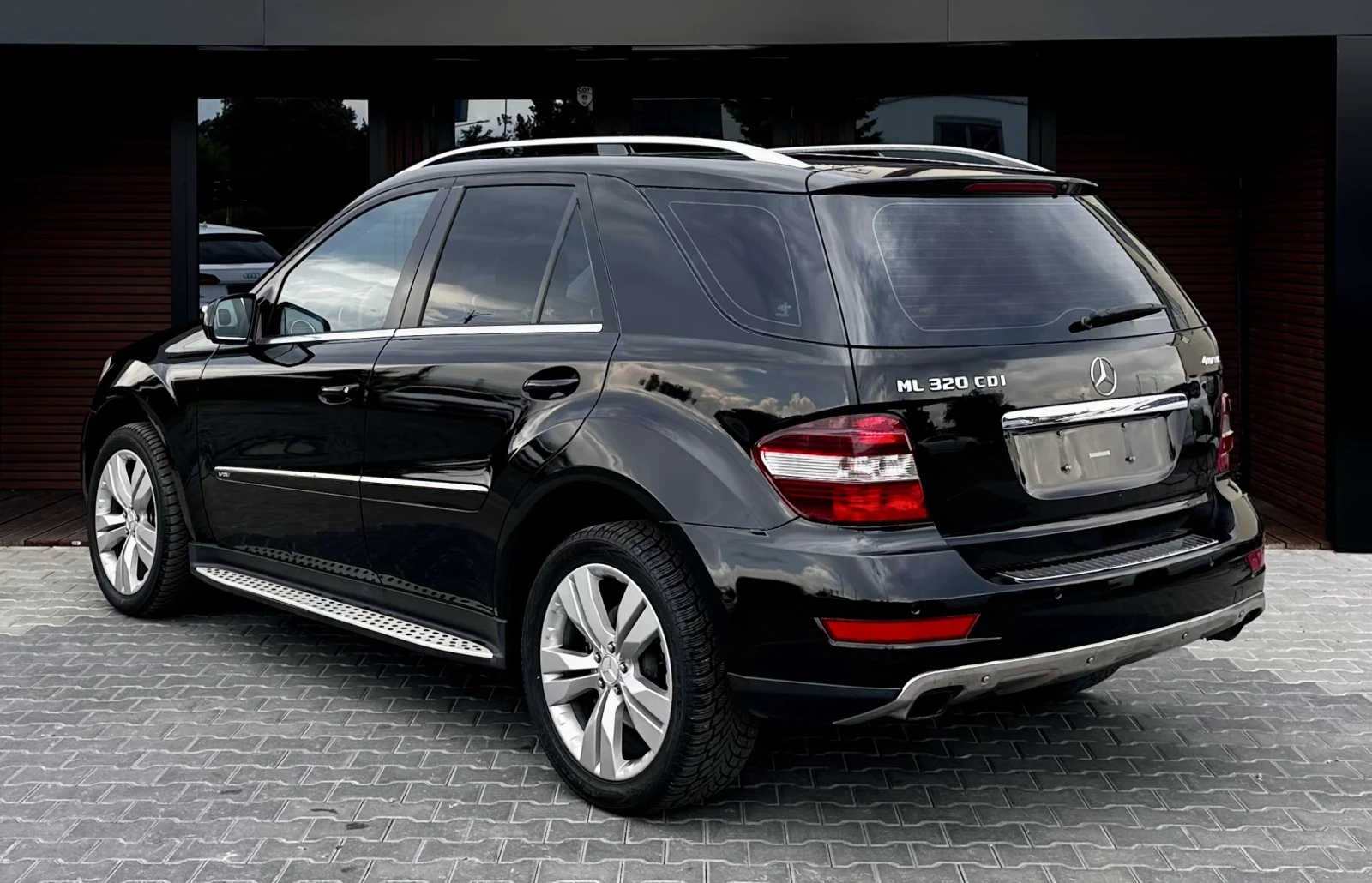 Mercedes-Benz ML 320 Facelift * 4Matic * 231хил.км.* Лизинг, снимка 4 - Автомобили и джипове - 55001053