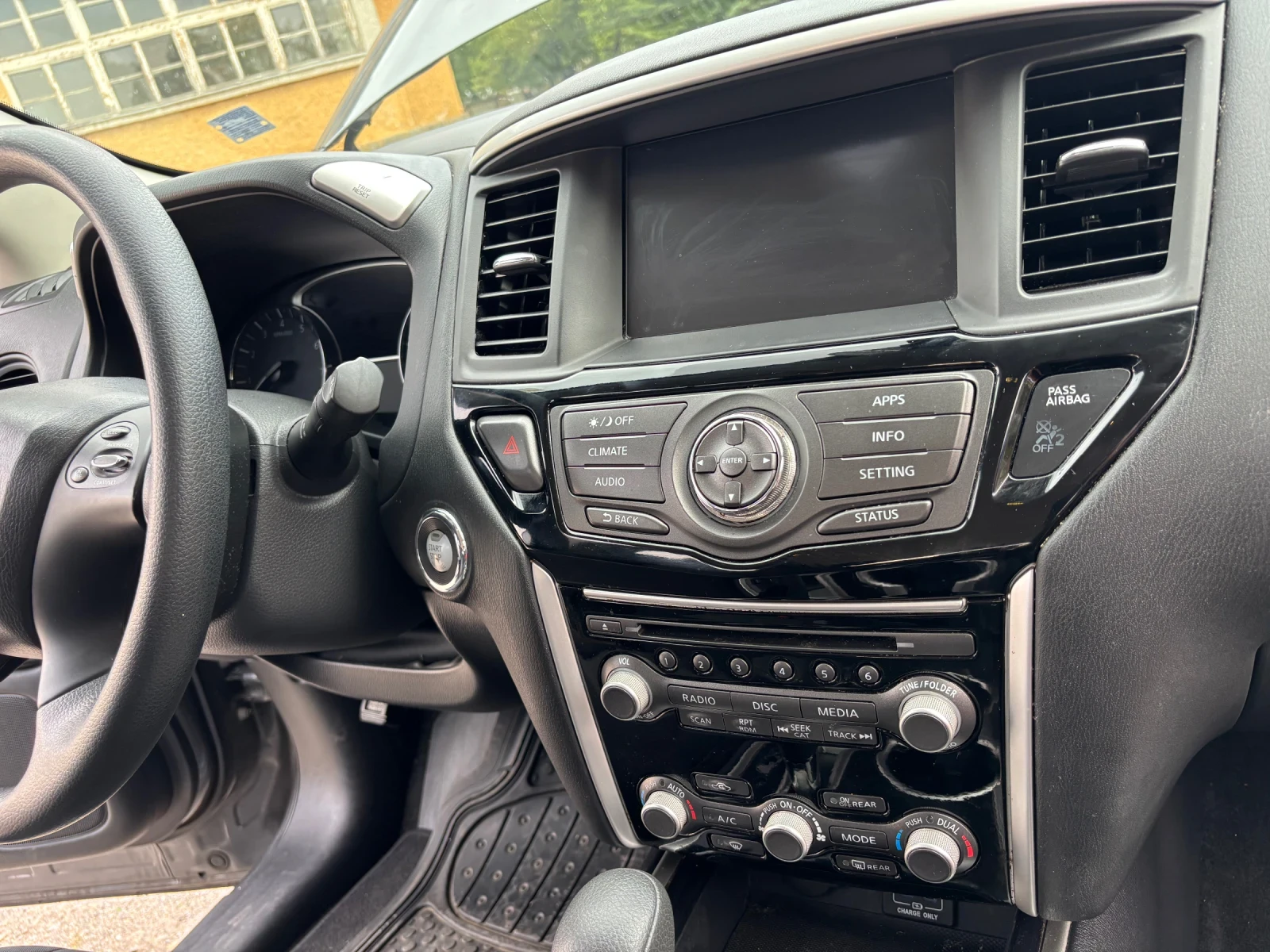 Nissan Pathfinder, снимка 15 - Автомобили и джипове - 55127474