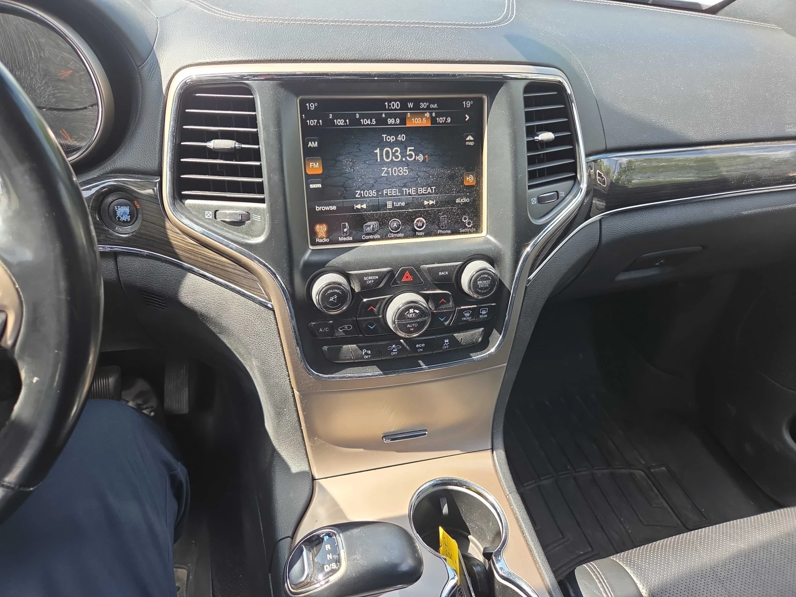 Jeep Grand cherokee * Overland * CARFAX * ОПЦИЯ ЗА ФИНАНСИРАНЕ , снимка 9 - Автомобили и джипове - 56002045