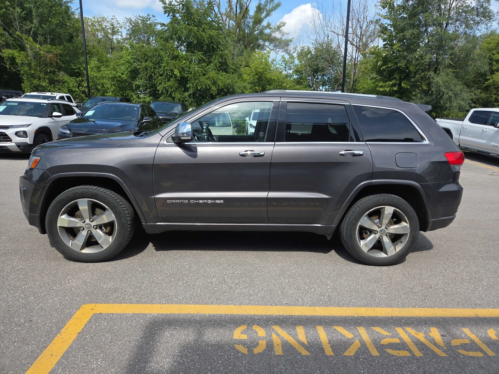 Jeep Grand cherokee * Overland * CARFAX * ОПЦИЯ ЗА ФИНАНСИРАНЕ , снимка 2 - Автомобили и джипове - 56002045