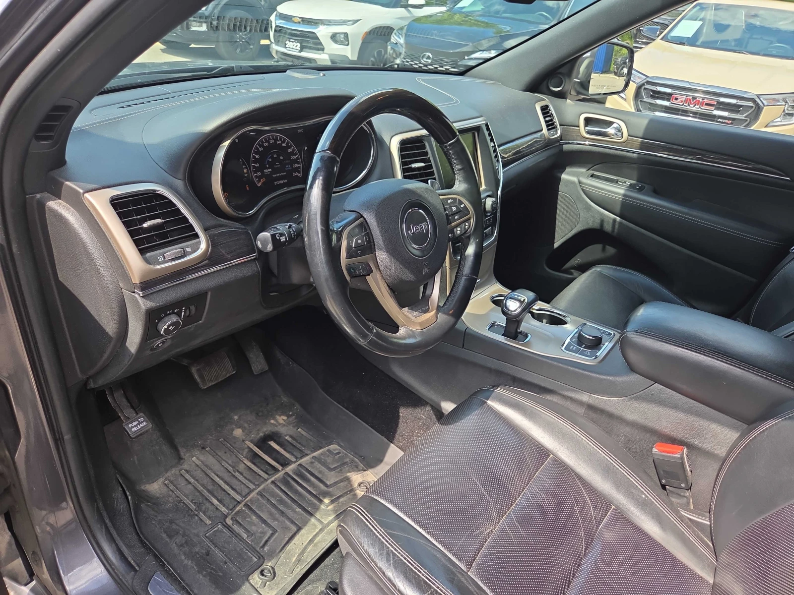 Jeep Grand cherokee * Overland * CARFAX * ОПЦИЯ ЗА ФИНАНСИРАНЕ , снимка 5 - Автомобили и джипове - 56002045