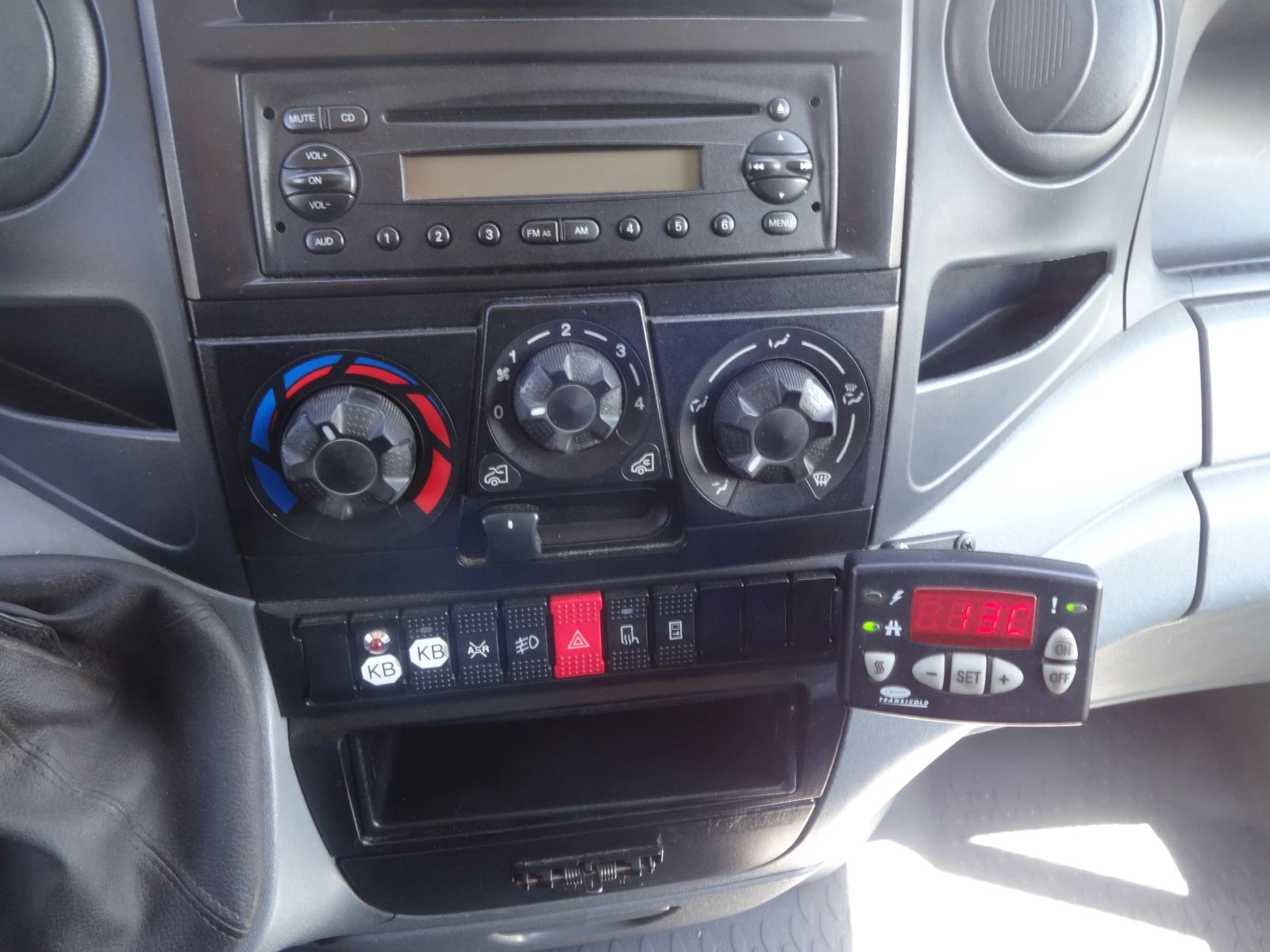 Iveco 35c15 3.0HPI  . * *  | Mobile.bg   14