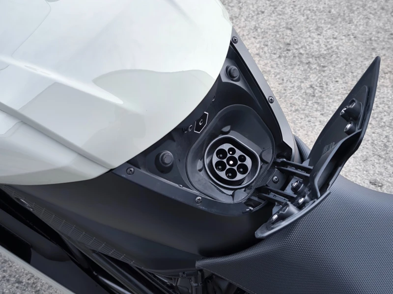 Zero SR-S, снимка 8 - Мотоциклети и мототехника - 51909183