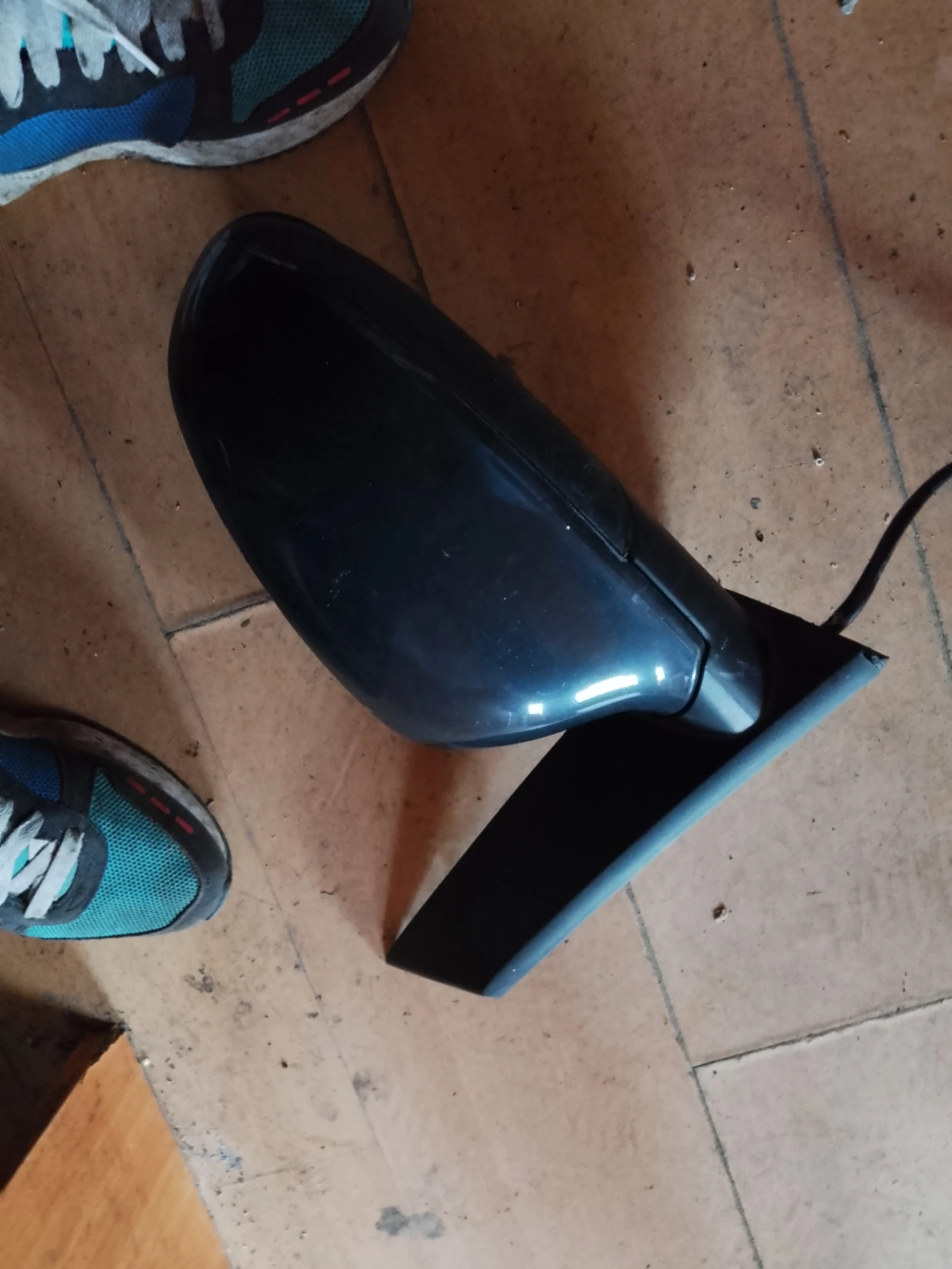      J 2011 | Mobile.bg   2