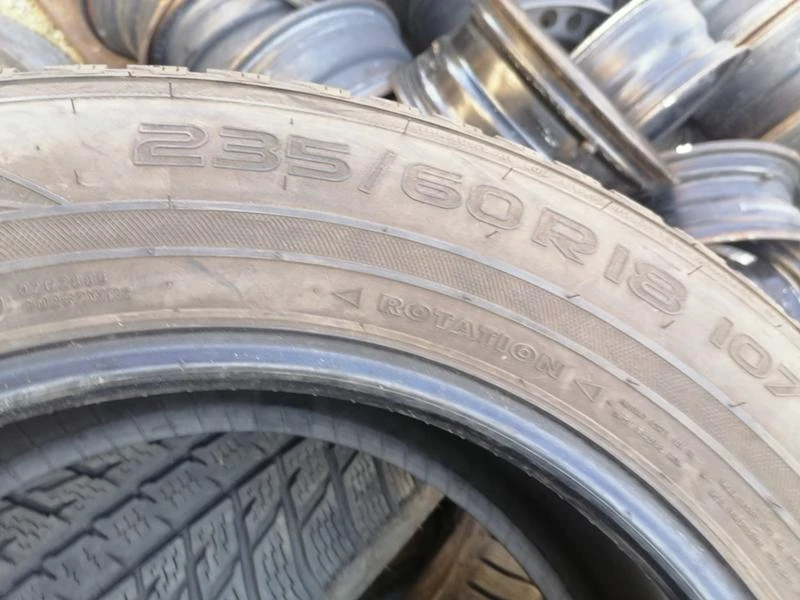 Гуми Зимни 235/60R18, снимка 8 - Гуми и джанти - 31638517