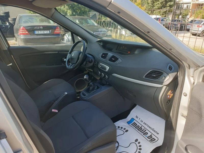 Renault Scenic 1.5, снимка 7 - Автомобили и джипове - 37955988