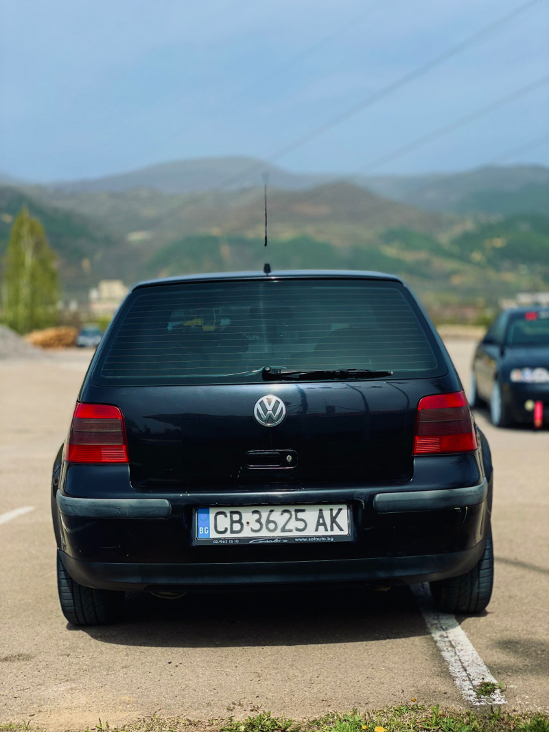 VW Golf, снимка 3 - Автомобили и джипове - 46275582