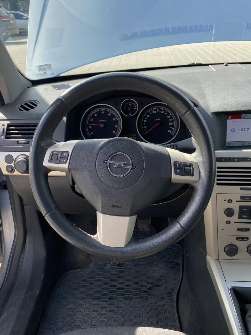 Opel Astra, снимка 11 - Автомобили и джипове - 48023146