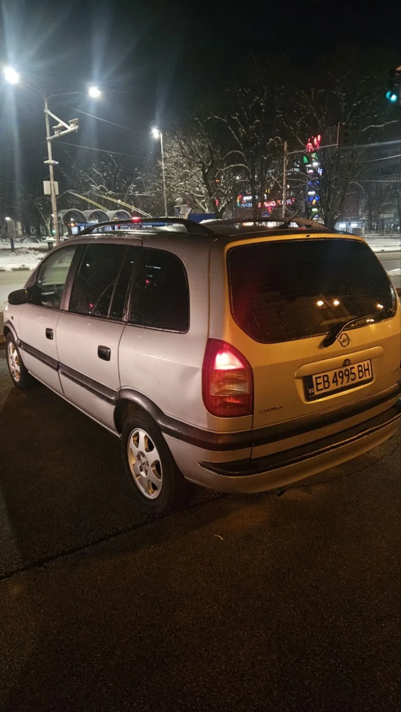 Opel Zafira 7 места, снимка 4 - Автомобили и джипове - 49200227