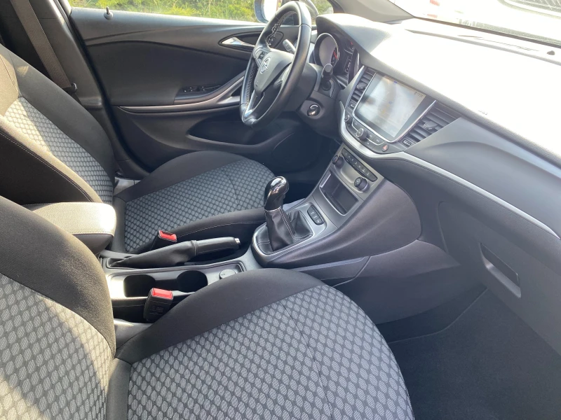 Opel Astra 1.6D Touring Sport, снимка 10 - Автомобили и джипове - 49916179