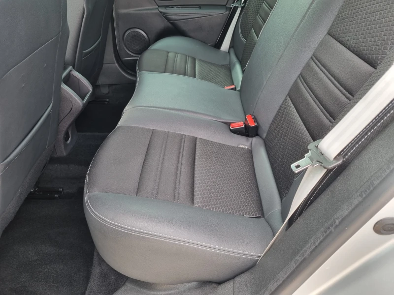 Renault Megane  1.2T 130 k.c Facelift BOSE ШВЕЙЦАРИЯ , снимка 10 - Автомобили и джипове - 50363879