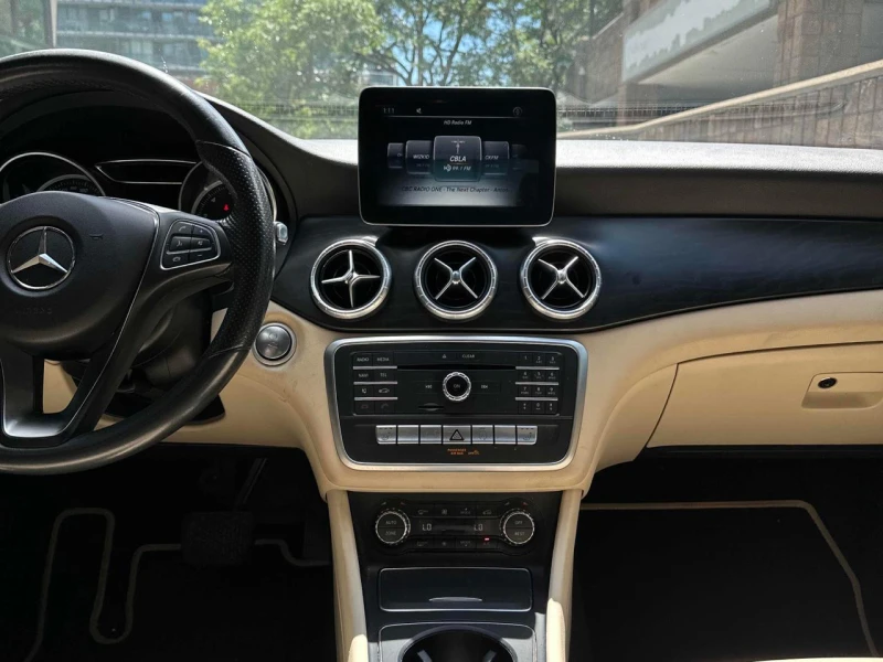 Mercedes-Benz CLA 250 4MATIC* AMG-pack* Night-pack* LED* Подгрев* Камера, снимка 7 - Автомобили и джипове - 52317998