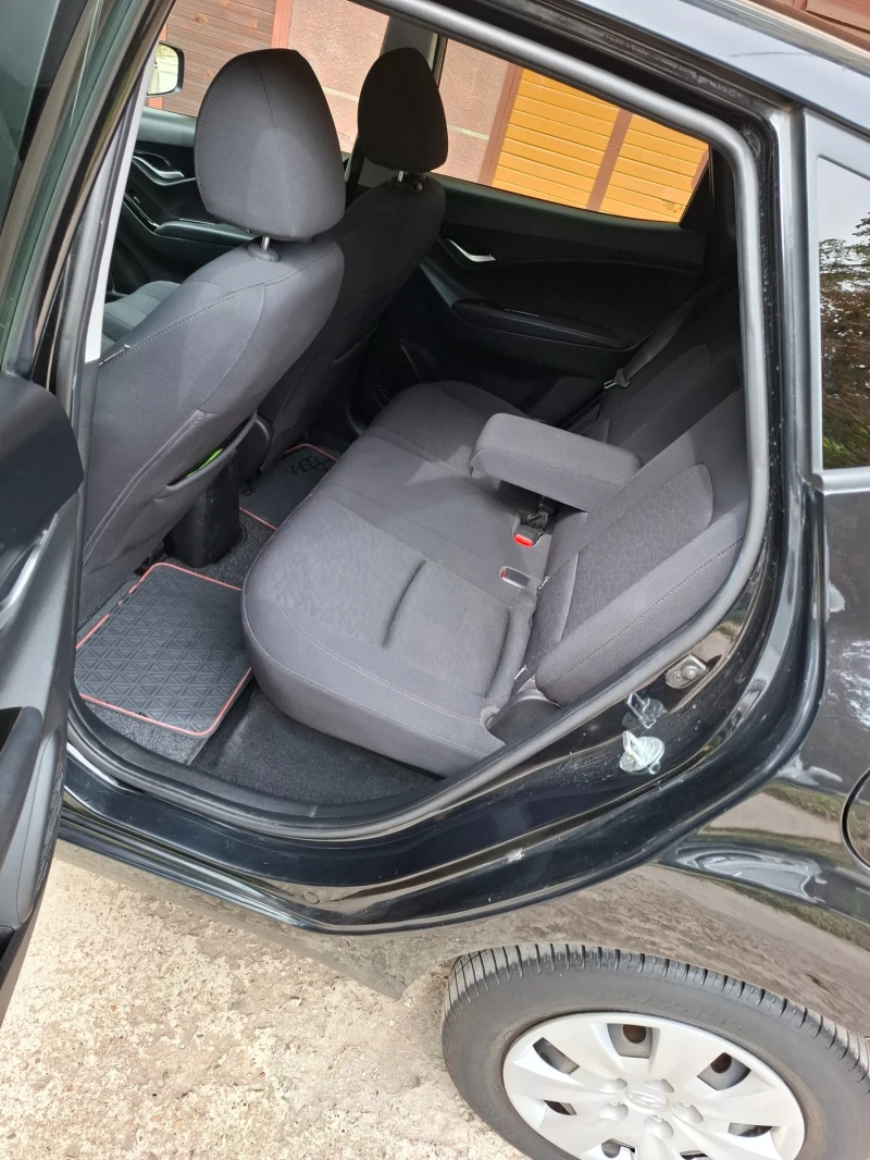 Hyundai Ix20 1.6 i , снимка 6 - Автомобили и джипове - 51860107