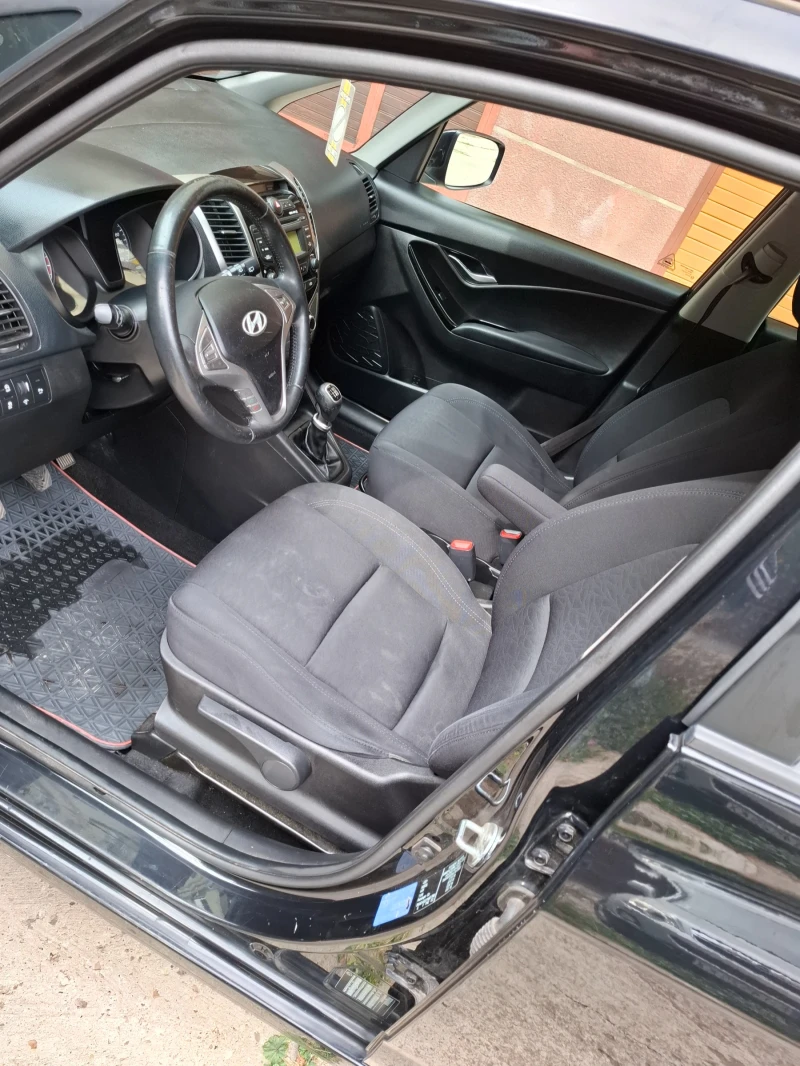 Hyundai Ix20 1.6 i , снимка 5 - Автомобили и джипове - 51860107