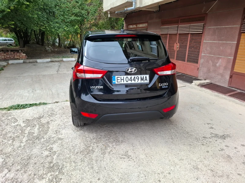 Hyundai Ix20 1.6 i , снимка 4 - Автомобили и джипове - 51860107