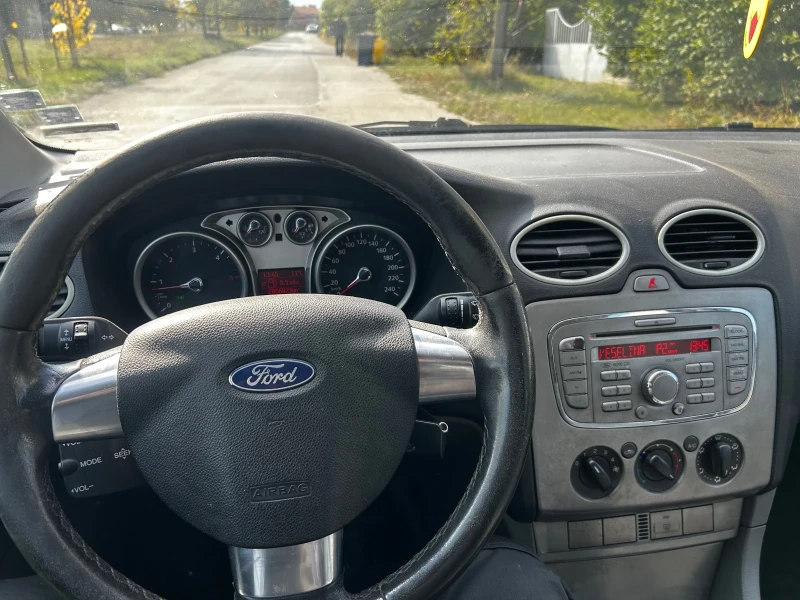 Ford Focus 1.6TDCI, снимка 8 - Автомобили и джипове - 52079192