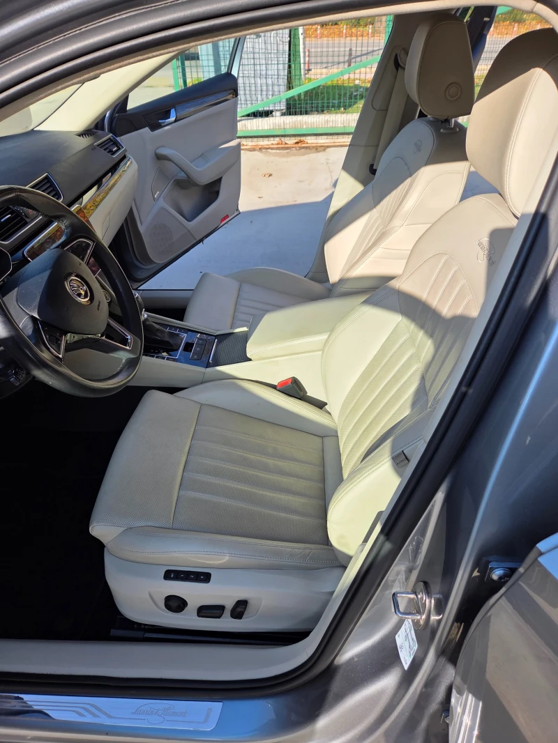 Skoda Superb 4x4 Laurin&Klement, снимка 11 - Автомобили и джипове - 53412610