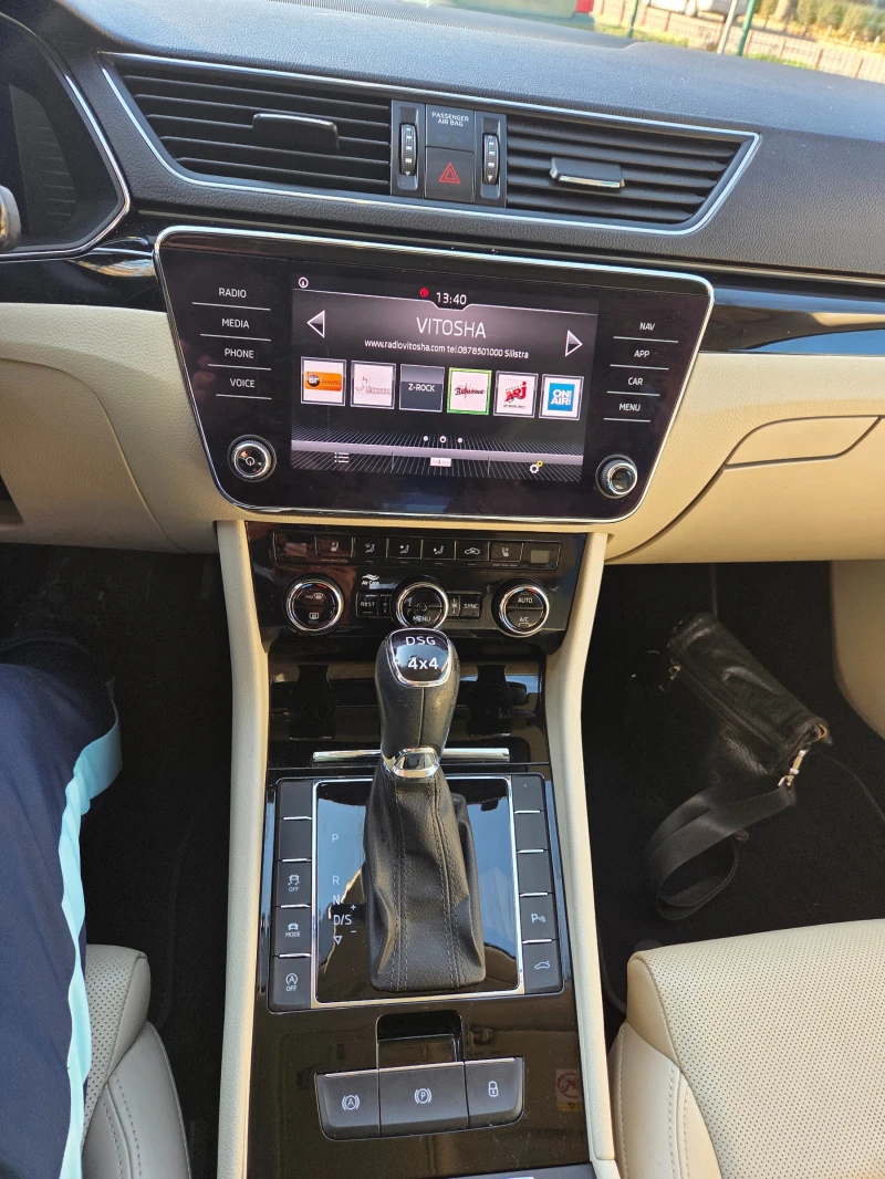 Skoda Superb 4x4 Laurin&Klement, снимка 5 - Автомобили и джипове - 53412610