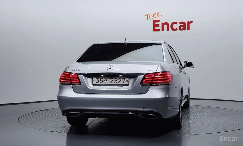 Mercedes-Benz 220, снимка 4 - Автомобили и джипове - 53515311