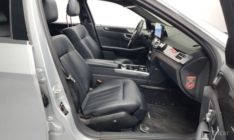 Mercedes-Benz 220, снимка 11 - Автомобили и джипове - 53515311