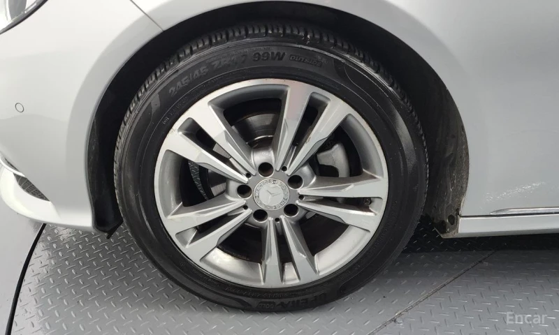 Mercedes-Benz 220, снимка 5 - Автомобили и джипове - 53515311