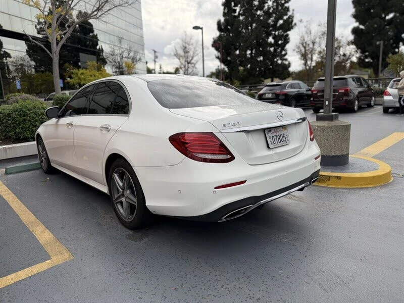 Mercedes-Benz E 300 AMG LINE/BURMESTER/PANORAMA/KEYLESS - изображение 2