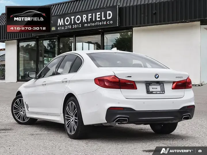 BMW 530 xDrive M PKG * HEAD UP * SOFT CLOSE, снимка 4 - Автомобили и джипове - 54905244
