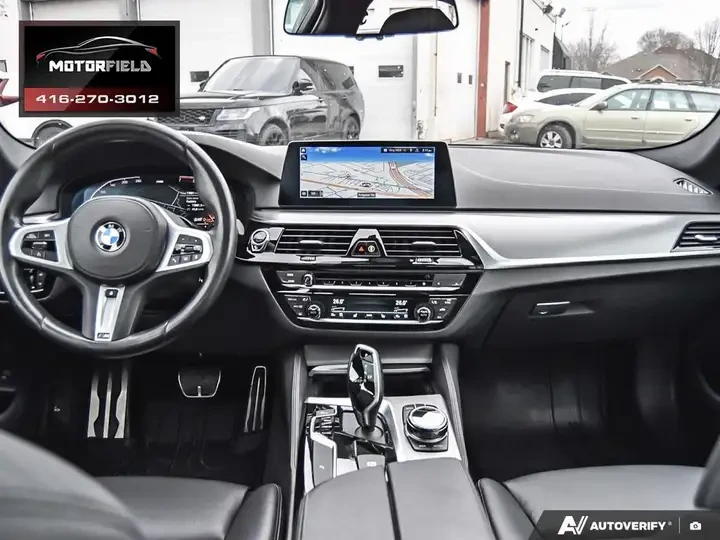BMW 530 xDrive M PKG * HEAD UP * SOFT CLOSE, снимка 11 - Автомобили и джипове - 54905244
