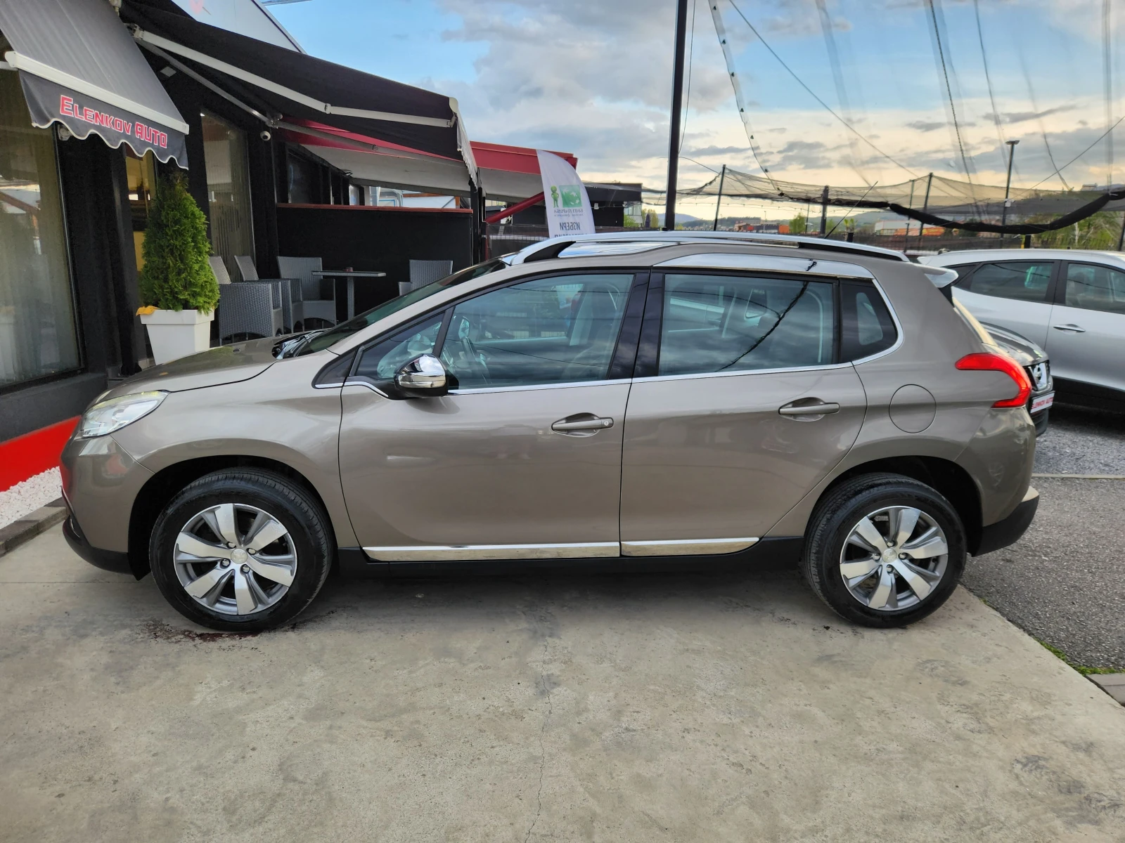 Peugeot 2008 1.6I-120к.с-EURO 5b-АВТОМАТИК-ШВЕЙЦАРИЯ - изображение 4