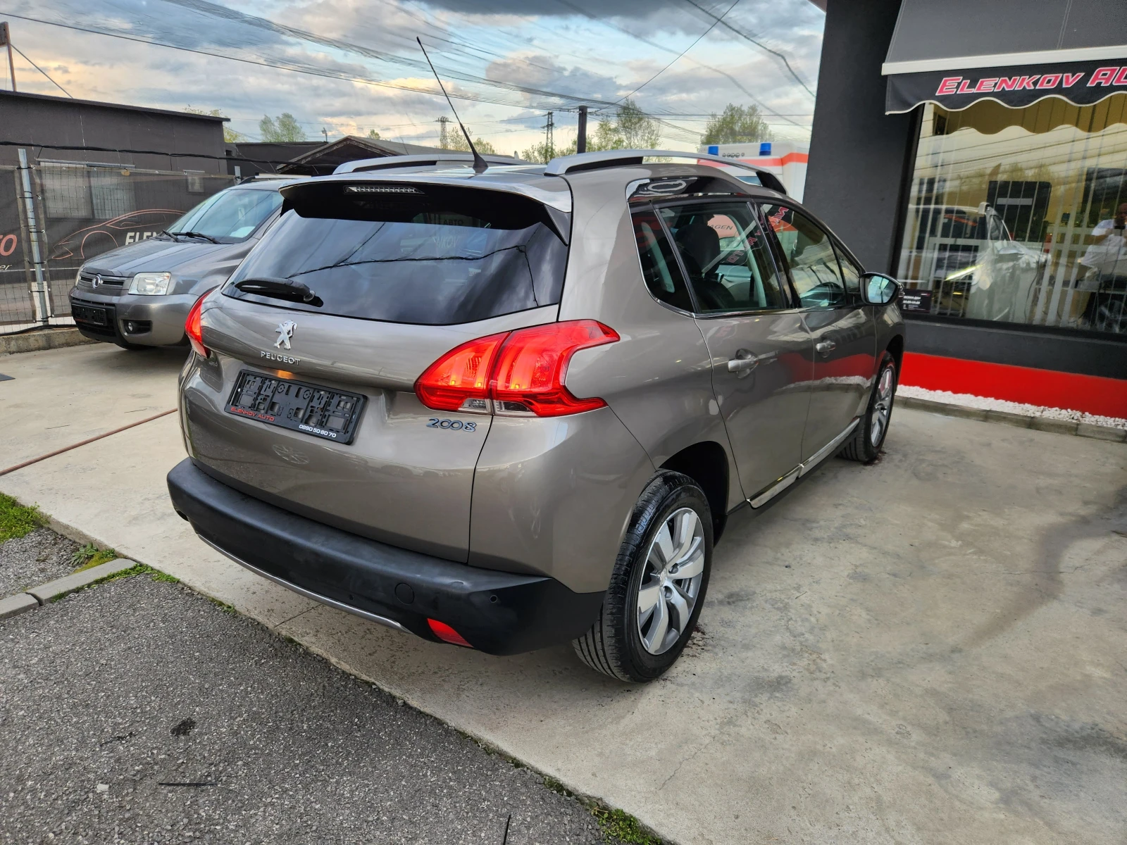 Peugeot 2008 1.6I-120к.с-EURO 5b-АВТОМАТИК-ШВЕЙЦАРИЯ - изображение 8