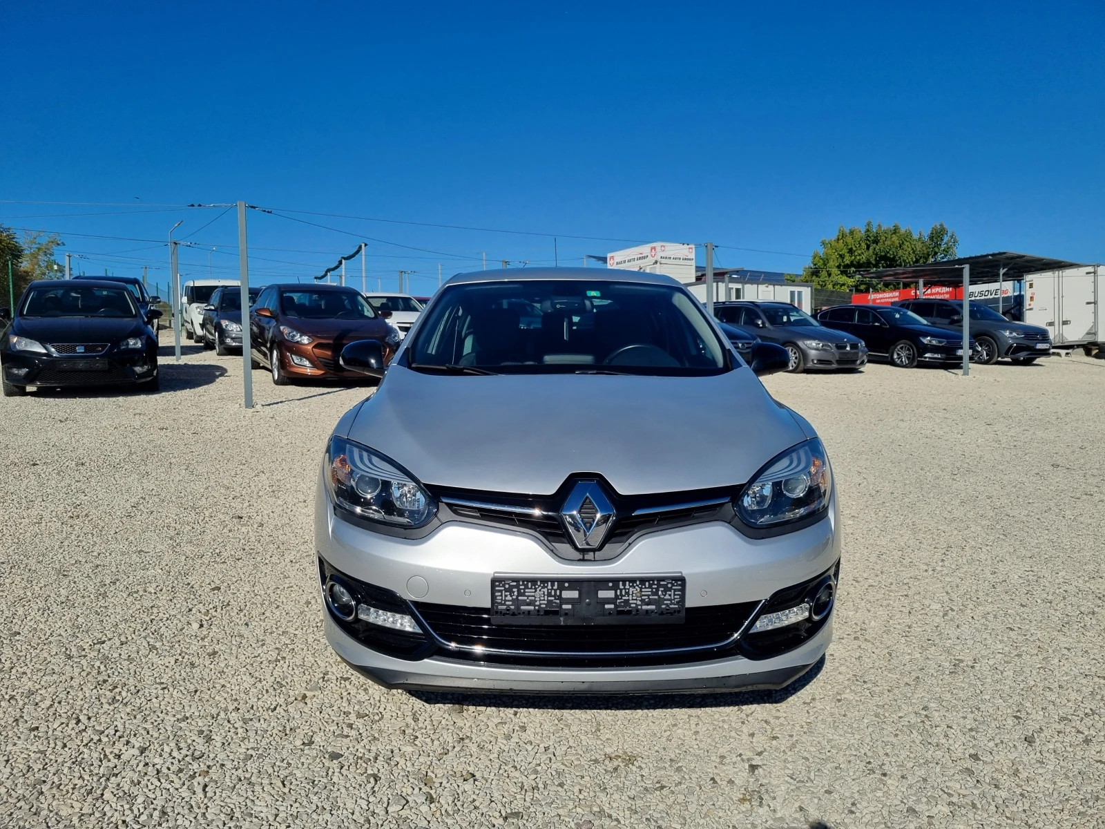 Renault Megane  1.2T 130 k.c Facelift BOSE ШВЕЙЦАРИЯ  | Mobile.bg — изображение 2