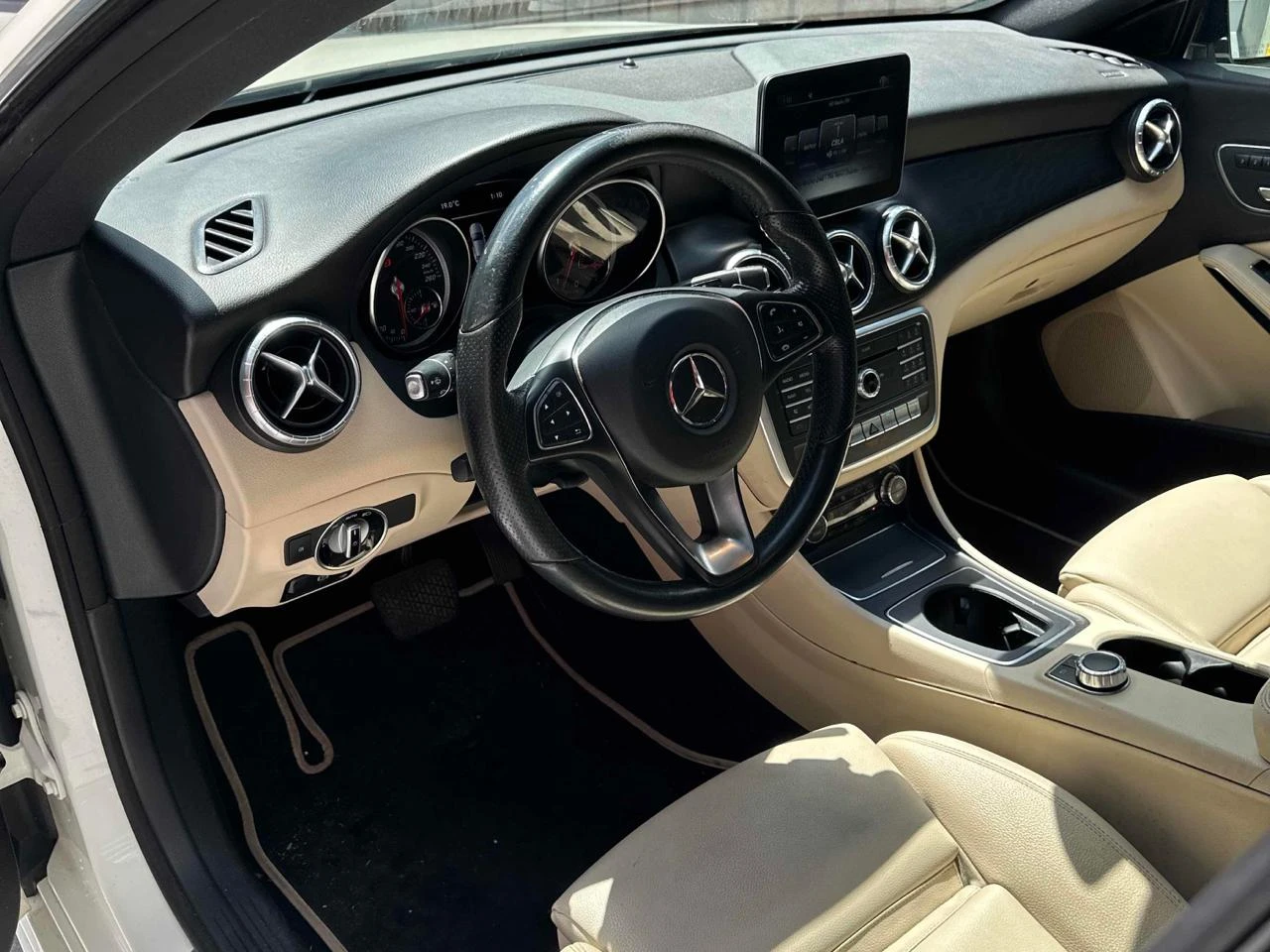 Mercedes-Benz CLA 250 4MATIC* AMG-pack* Night-pack* LED* Подгрев* Камера - изображение 6