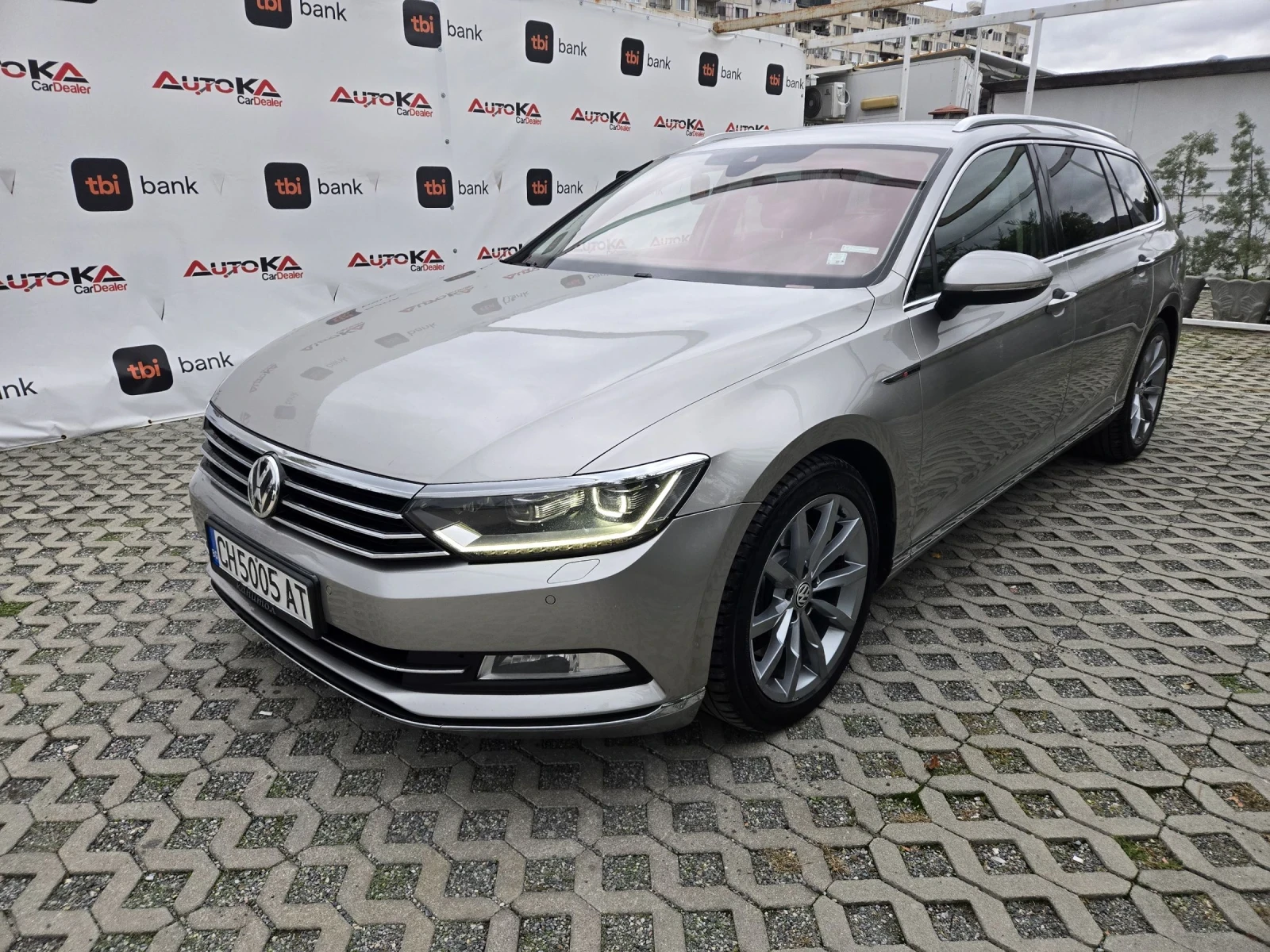 VW Passat 2.0TDI-239KC= АВТОМАТ= 4MOTION= ДИСТРОНИК= DYNAUDI - изображение 6