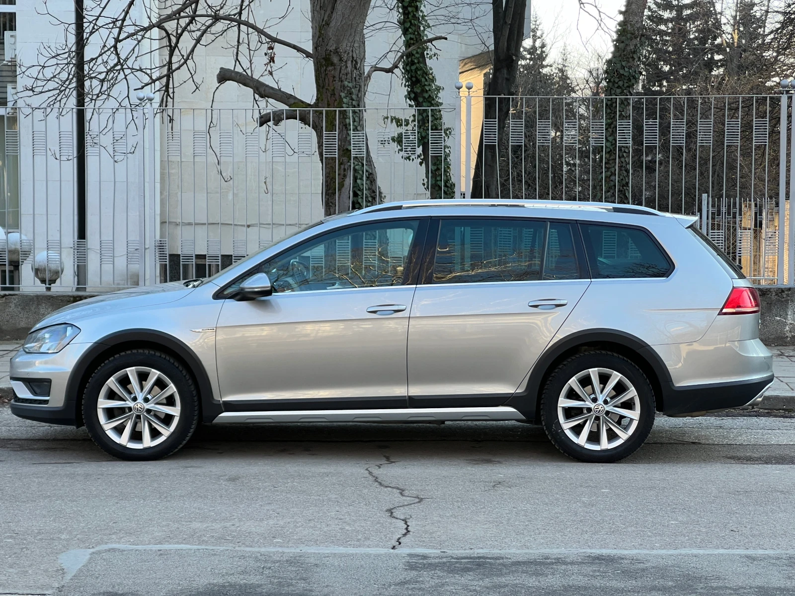 VW Alltrack 2.0TDI-150к.с/ ПЕЧКА/ ПОДГРЕВ/ НАВИ/ПАНОРАМА - изображение 8