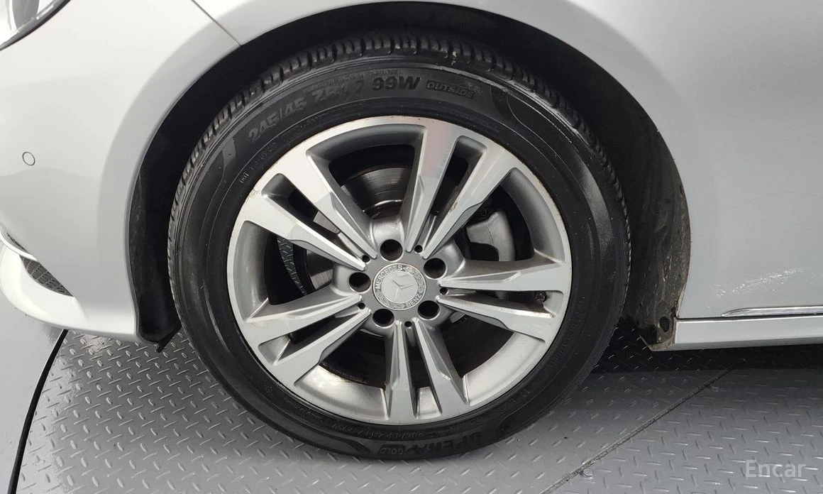 Mercedes-Benz 220  - изображение 5