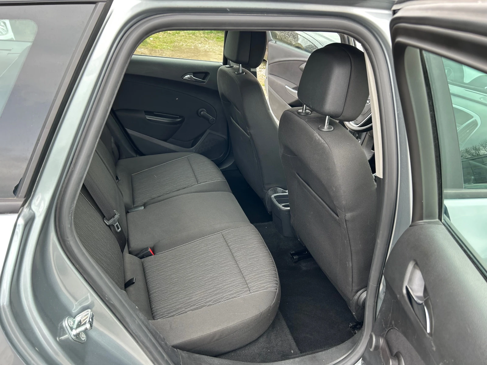 Opel Astra 1.7CDTI EURO5A, снимка 12 - Автомобили и джипове - 53901587