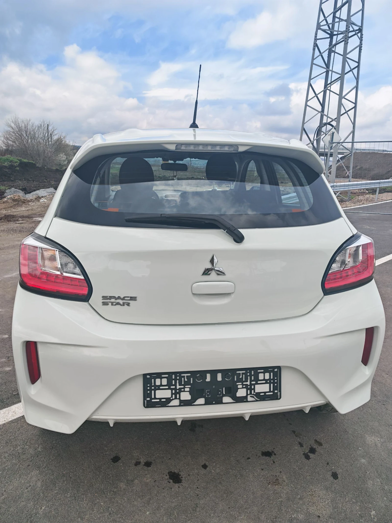 Mitsubishi Space star 1.2i, снимка 5 - Автомобили и джипове - 54041035