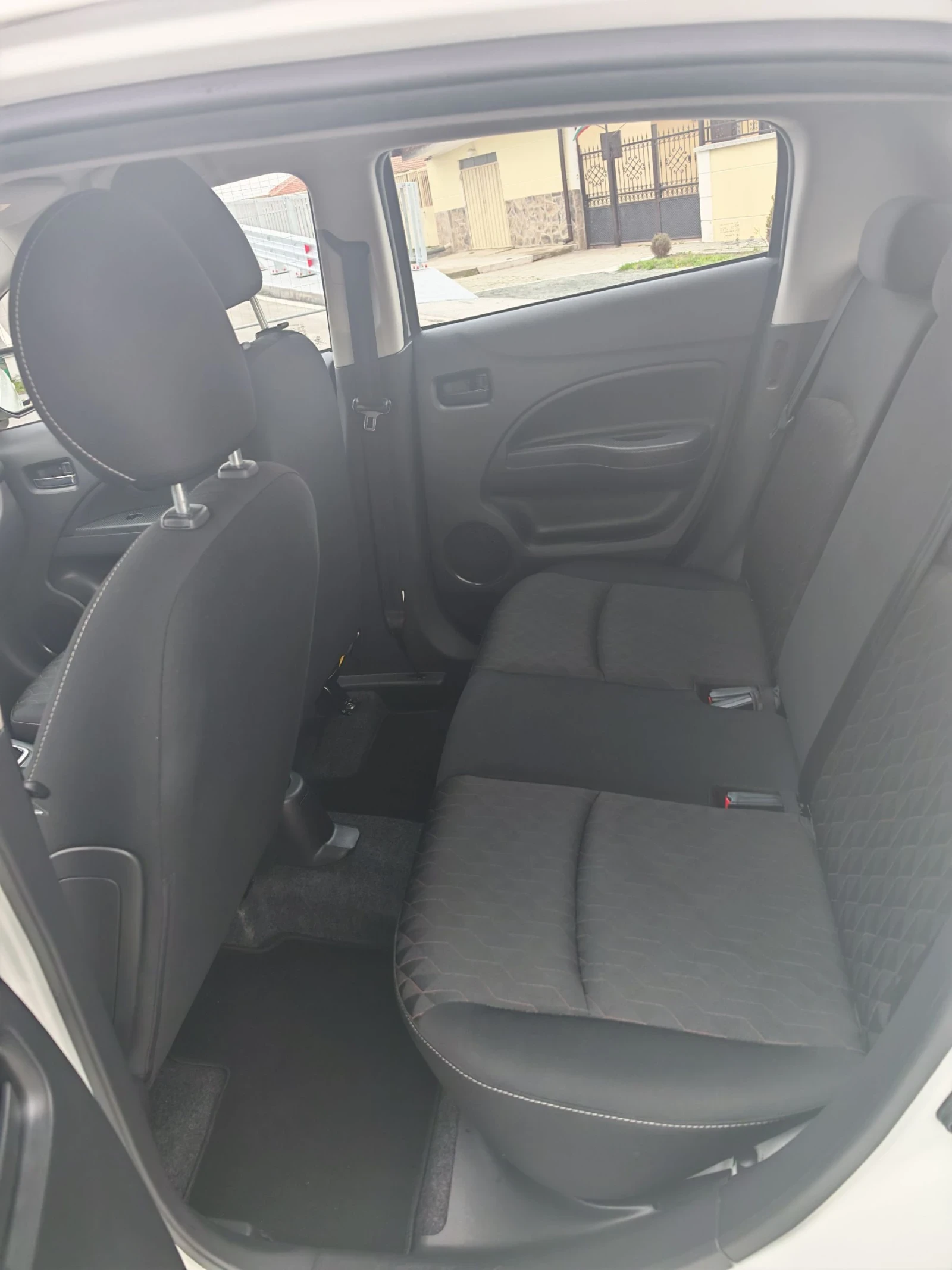 Mitsubishi Space star 1.2i, снимка 13 - Автомобили и джипове - 54041035