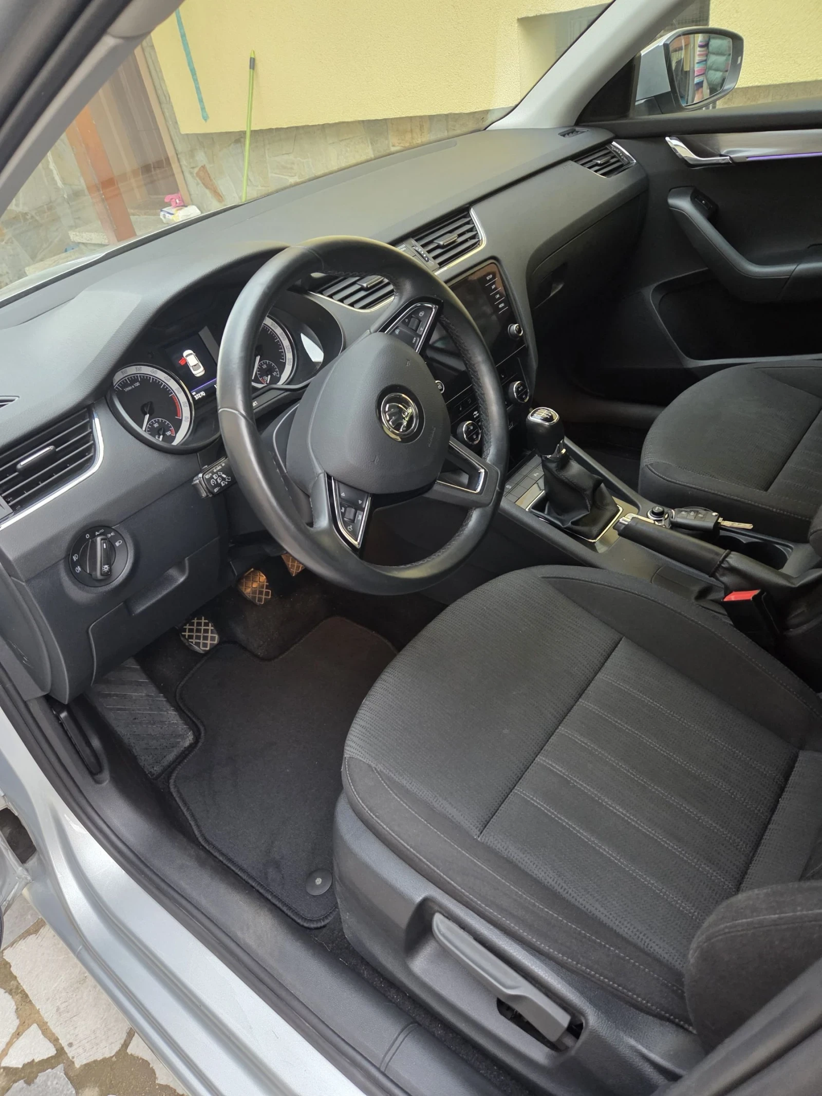 Skoda Octavia Edition, снимка 8 - Автомобили и джипове - 54319916