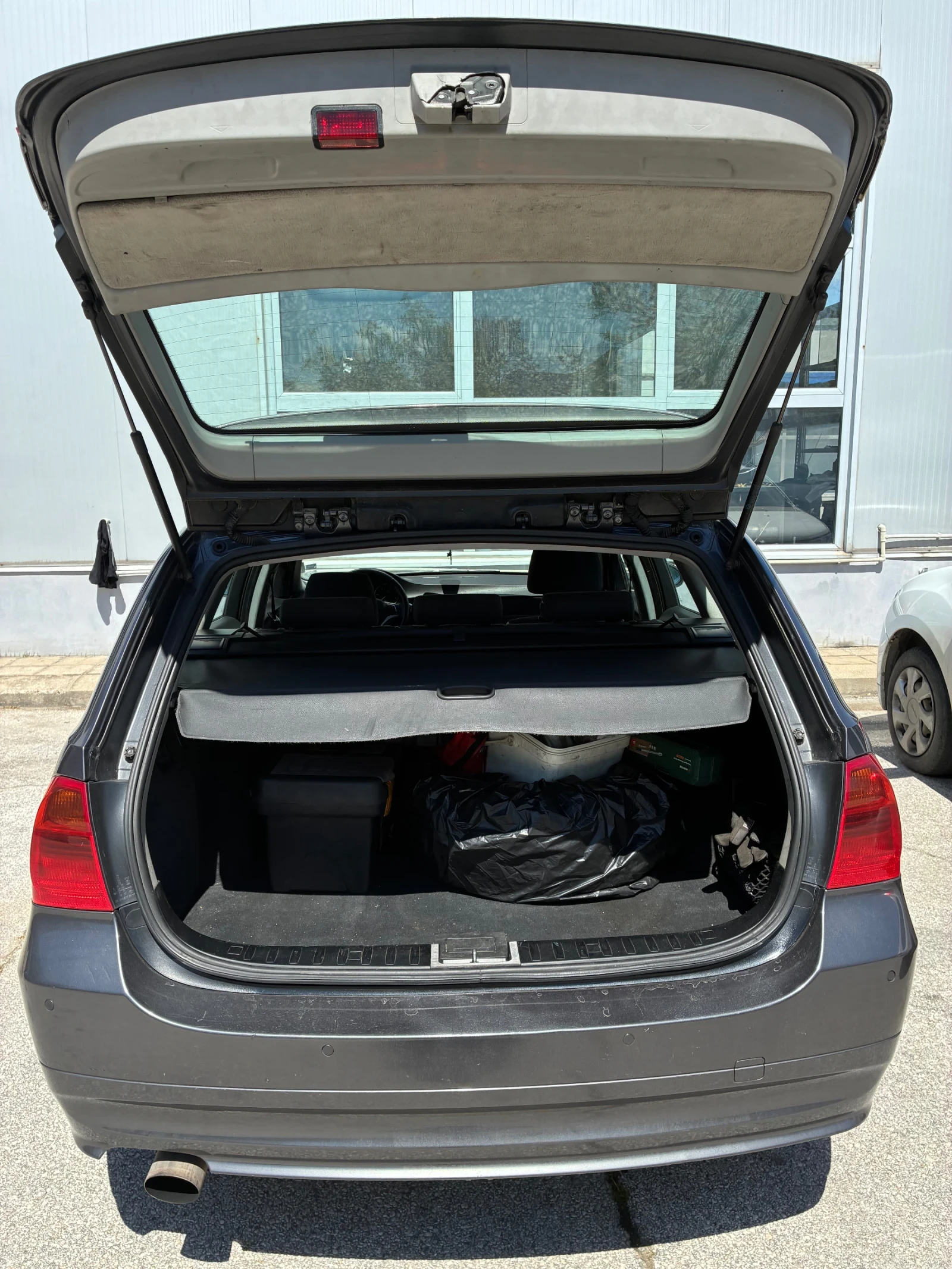 BMW 320 E91, снимка 12 - Автомобили и джипове - 55004294