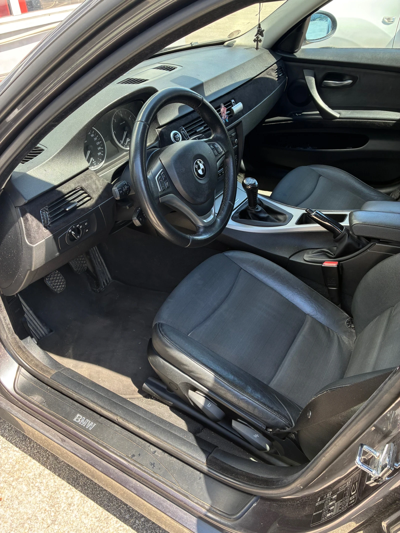 BMW 320 E91, снимка 10 - Автомобили и джипове - 55004294