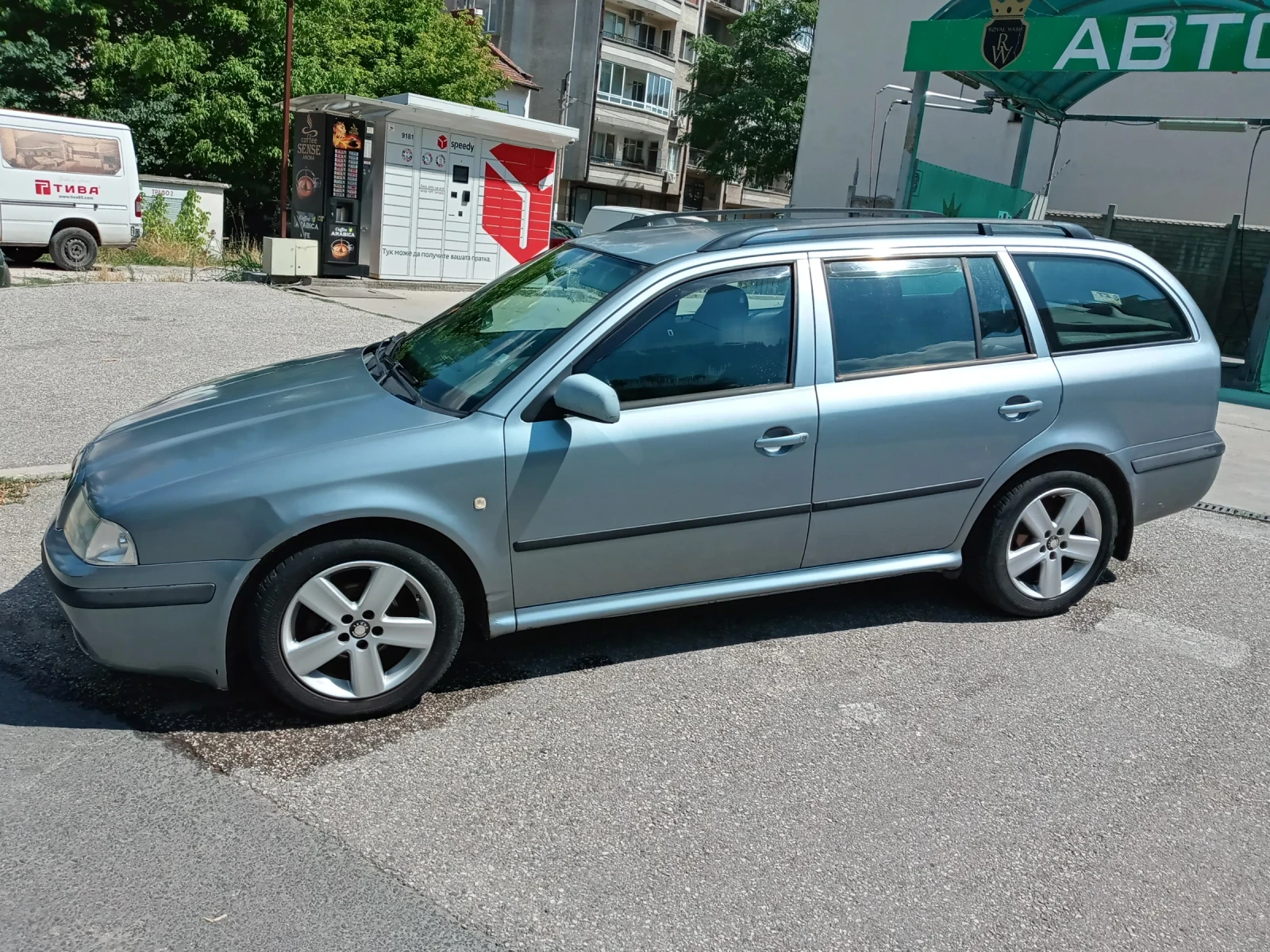 Skoda Octavia 1.6 i, снимка 12 - Автомобили и джипове - 55333627