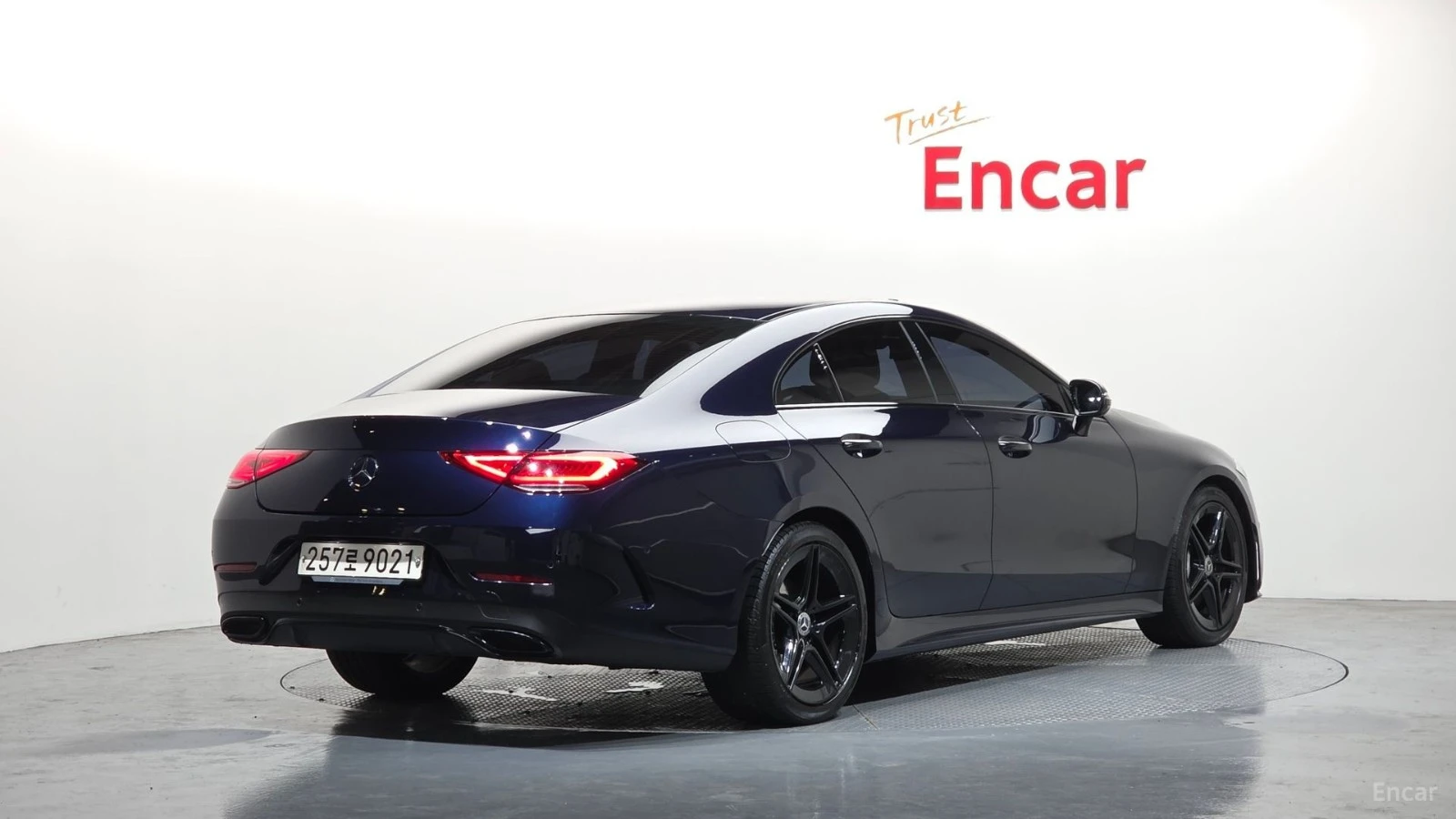 Mercedes-Benz CLS 300 DIESEL* AMG LINE* PANO* NAVI* ПОДГРЕВ* , снимка 2 - Автомобили и джипове - 55425710