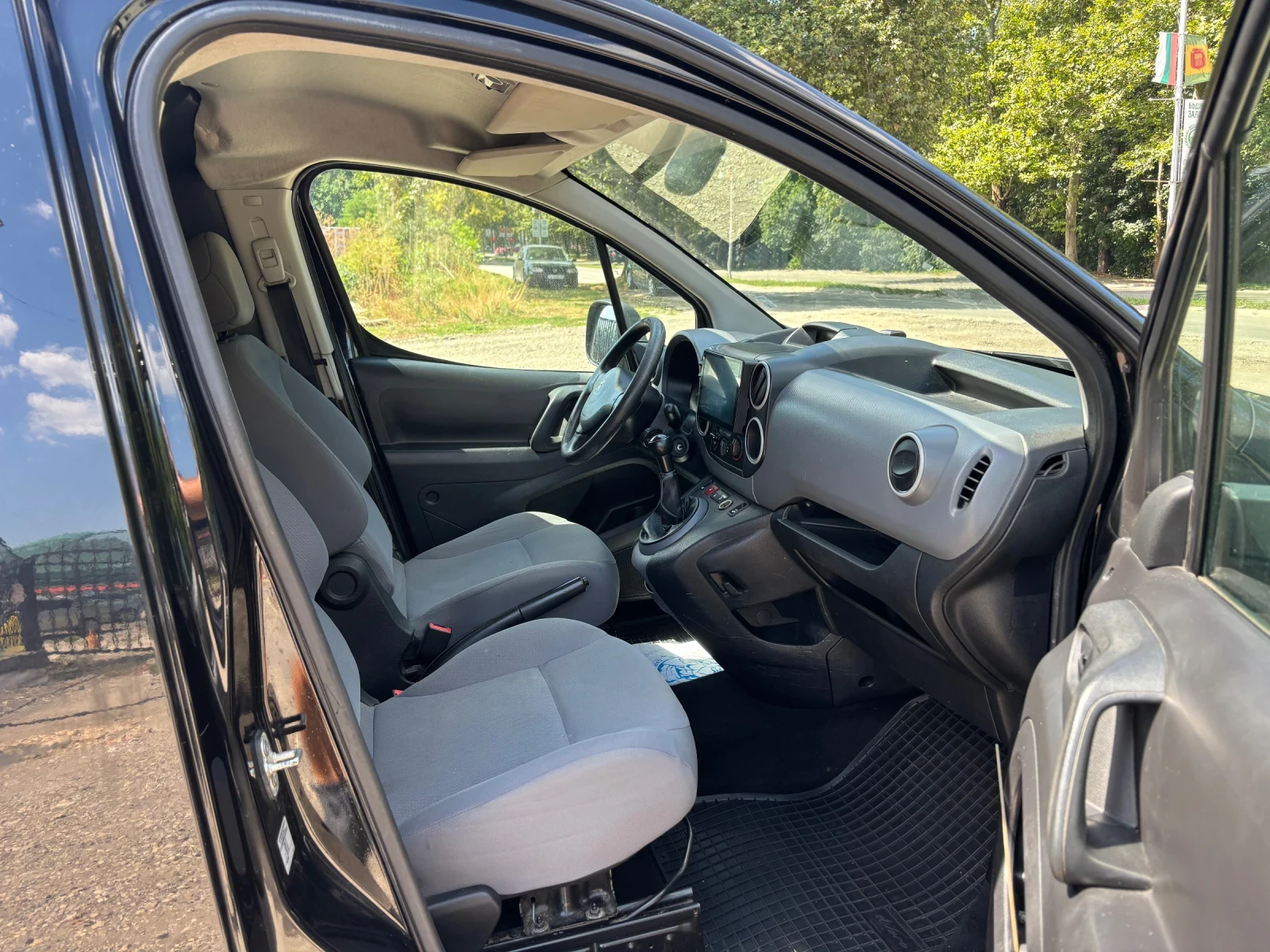 Peugeot Partner Товарен, снимка 3 - Автомобили и джипове - 55476970