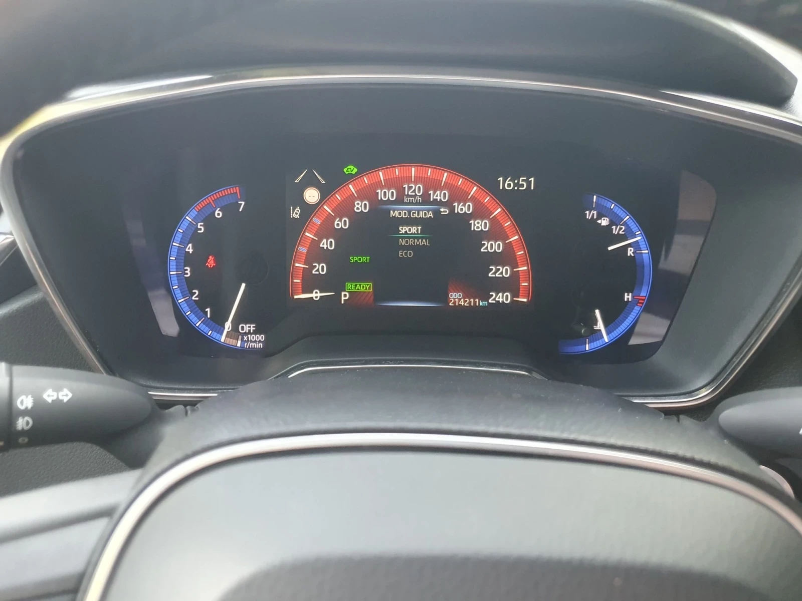 Toyota Corolla 1.8Hubrud  AUT LED NAVI KAMERA PODGREV, снимка 11 - Автомобили и джипове - 55480247